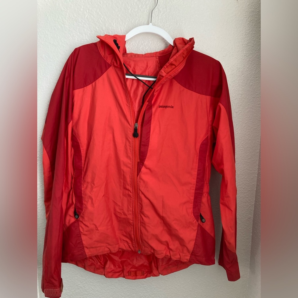 Patagonia windbreaker jacket